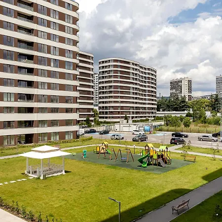 Apartment Modern Park - Outdoor Pool & Parking By Flat Manаger Warna